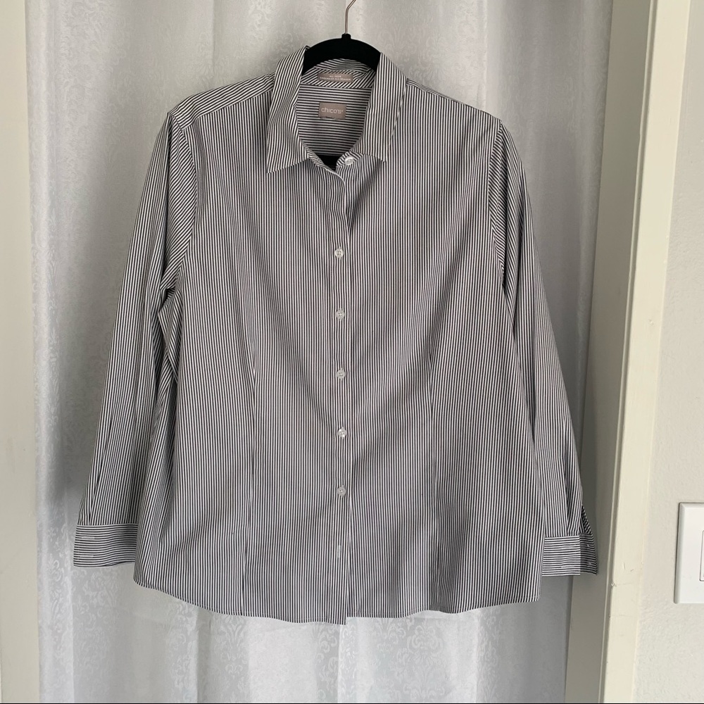 Chico's Black and White Pinstripe Button-Down Shirt Sz: L